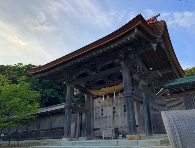 気多大社神門は桃山時代に建てられているもので、重要文化財に指定